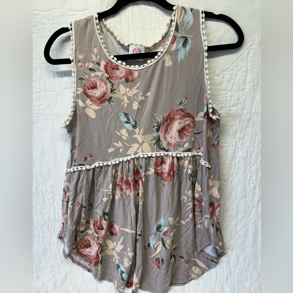 Women’s Boutique shirt Wanna B Brand - tunic style - Size Small - floral